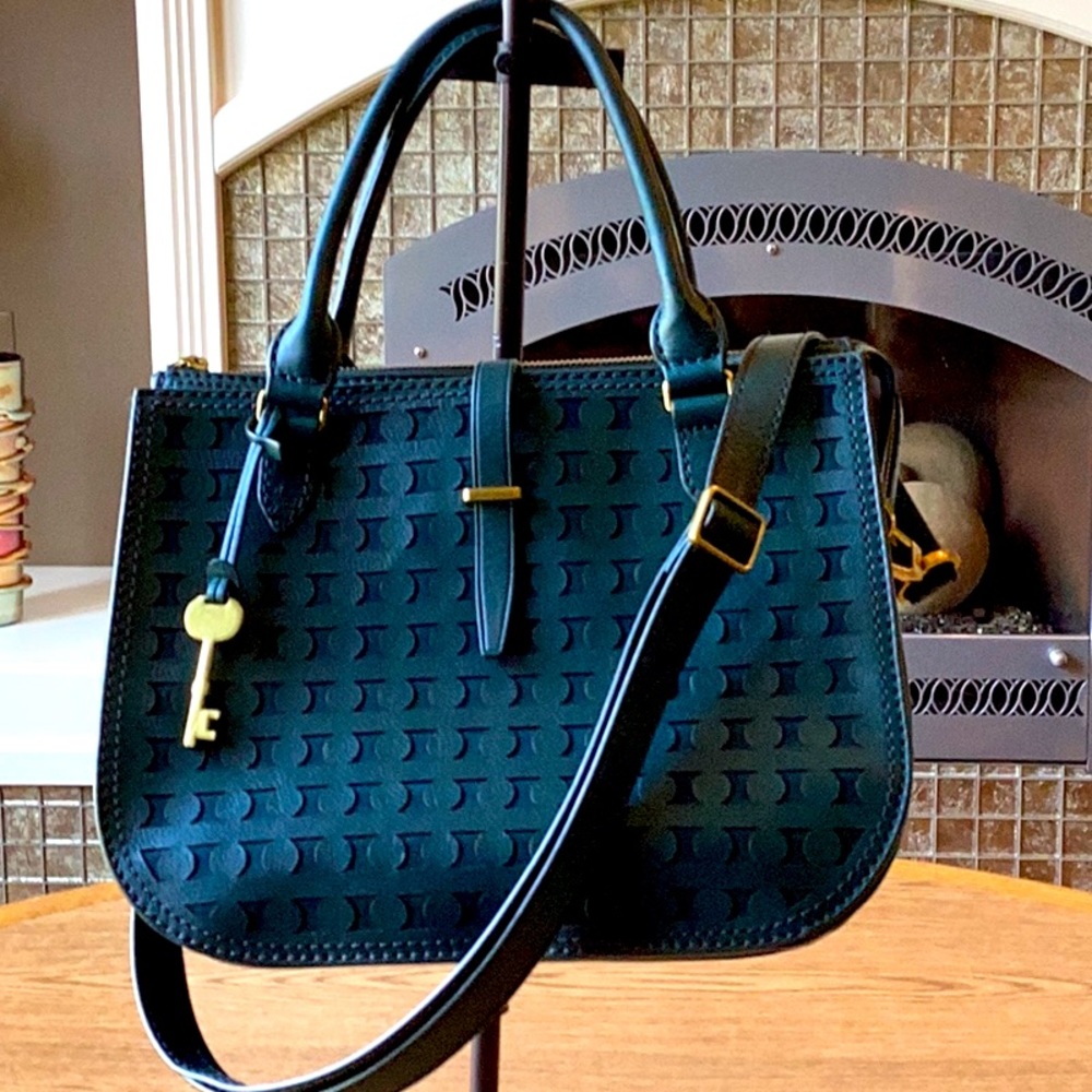 Fossil purse.